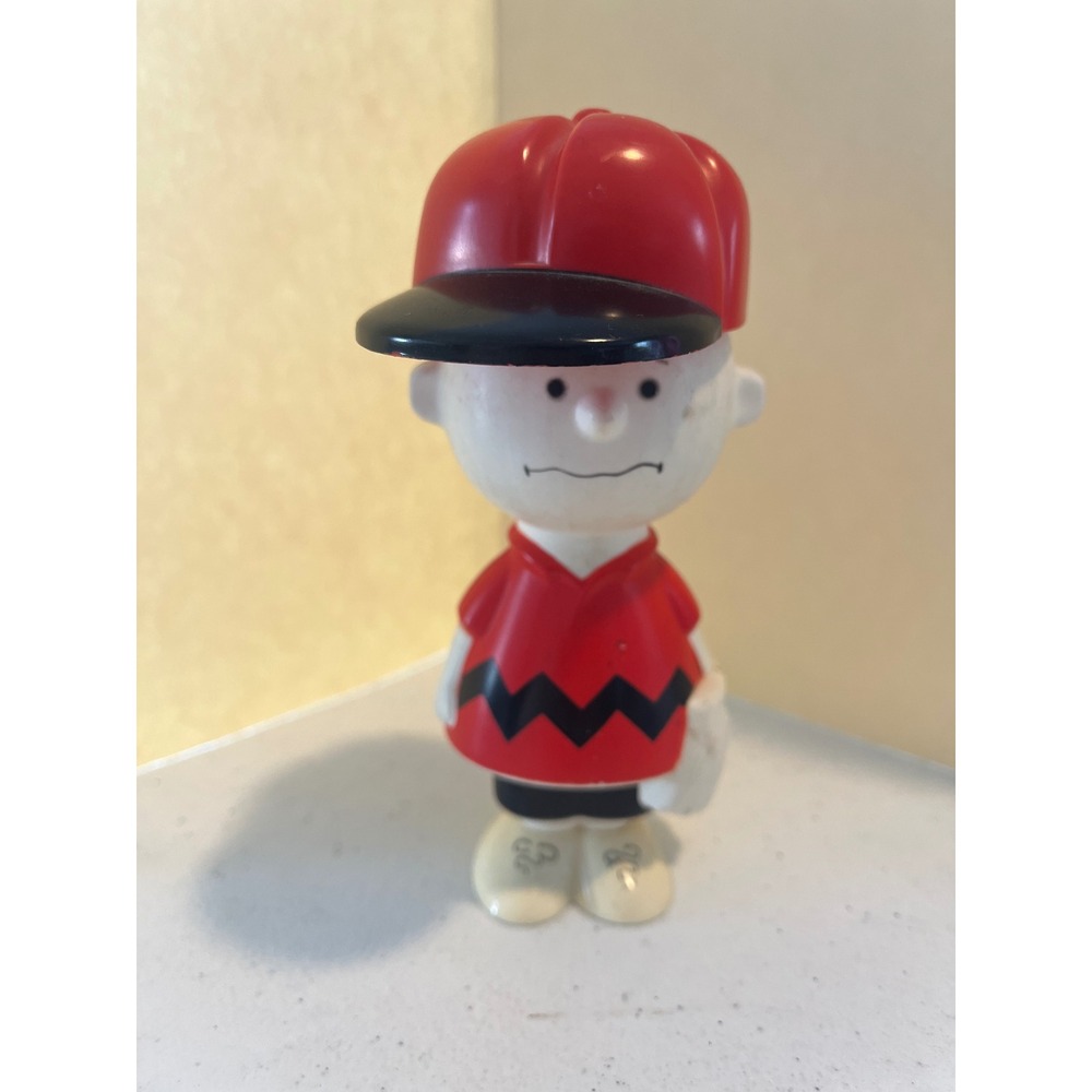 Vintage Avon Charlie Brown Peanuts Shampoo Bottle Red Baseball Cap Figure 4oz